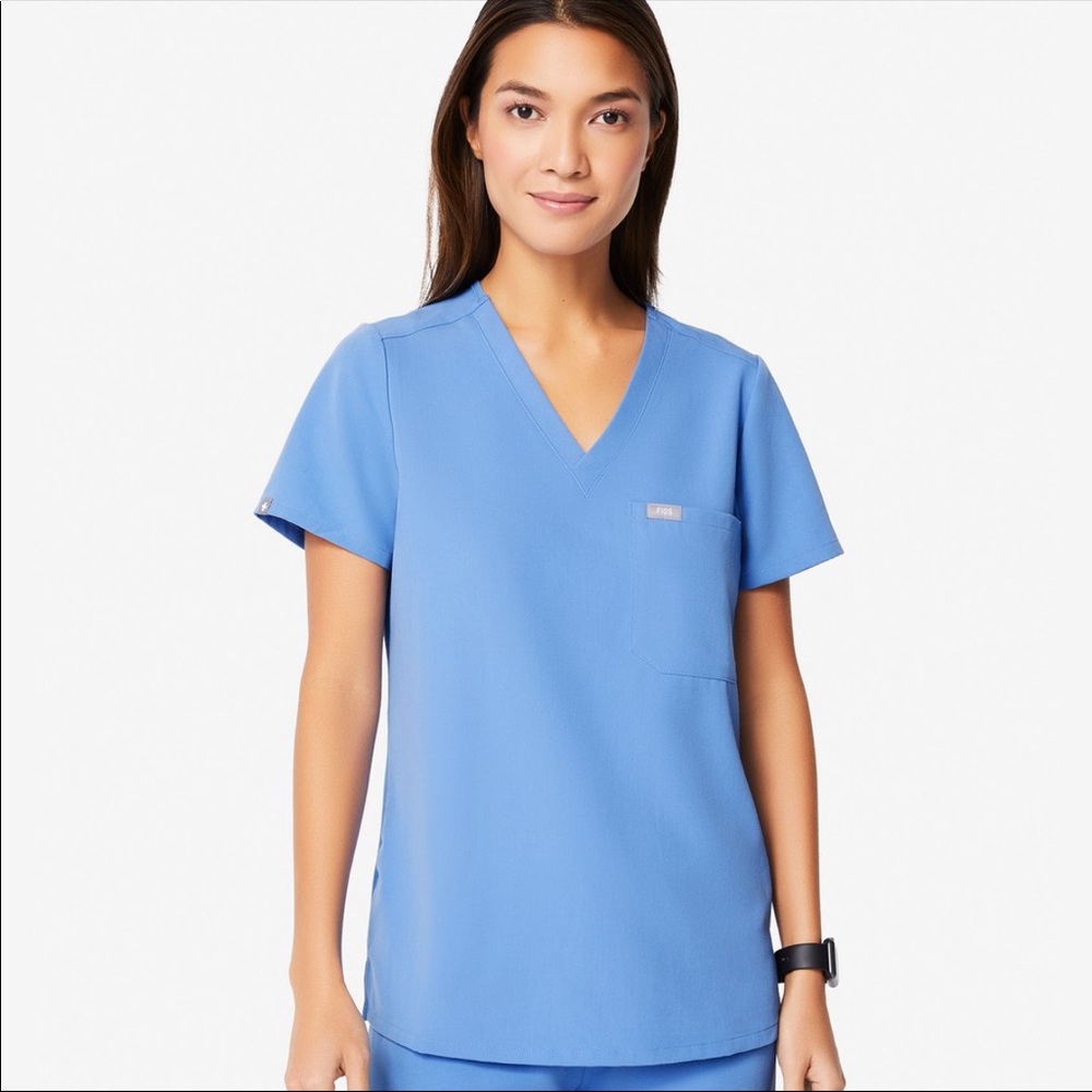Like new FIGS Catarina Scrub Top